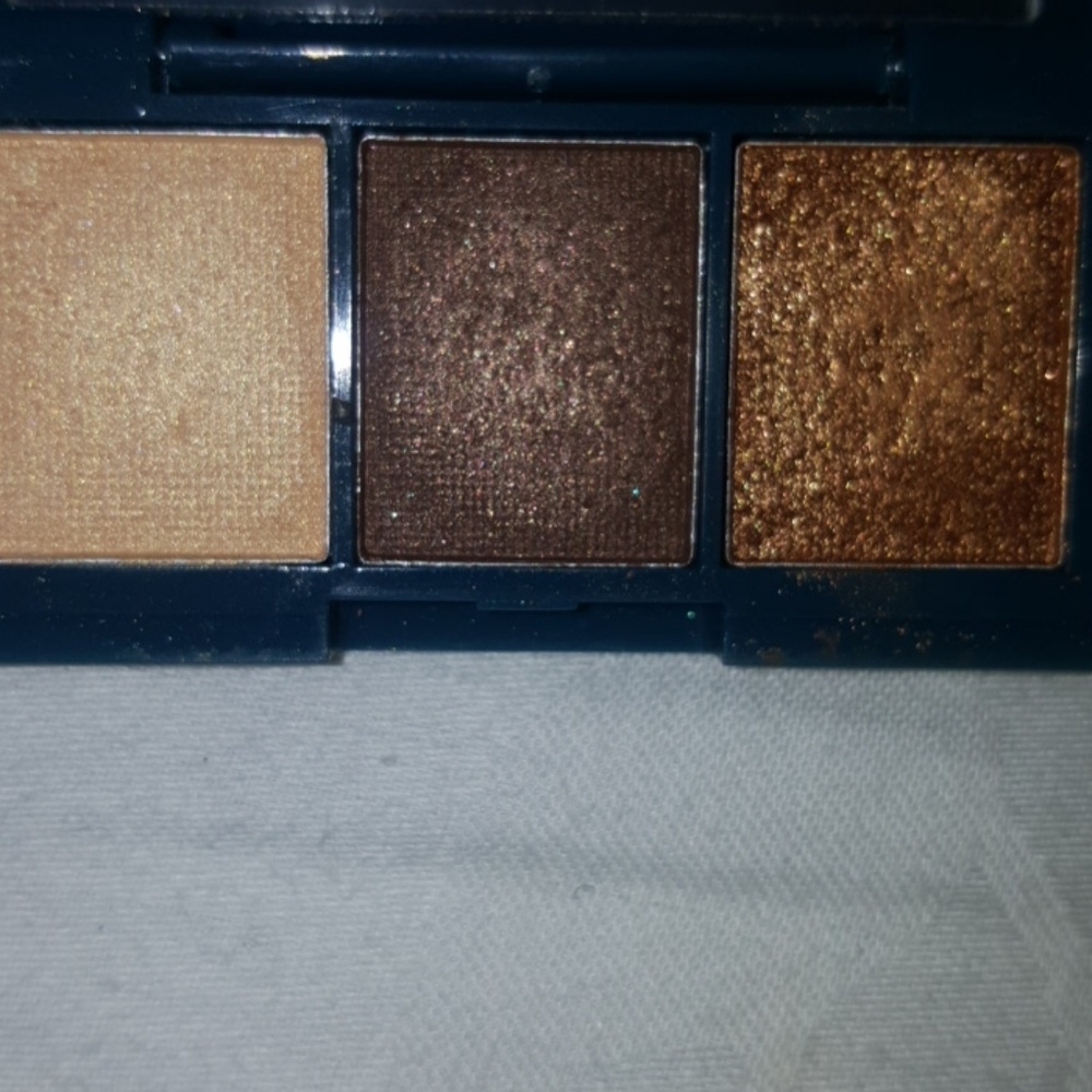 Eyeshadow - Picture 4 of 4